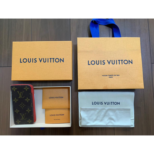 LOUIS VUITTON - VUITTON ルイヴィトン　iPhone7カバー　赤の通販