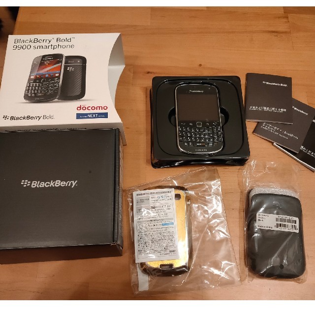 NTTdocomo(エヌティティドコモ)のvienna様　BlackBerry Bold9900 スマホ/家電/カメラのスマートフォン/携帯電話(スマートフォン本体)の商品写真