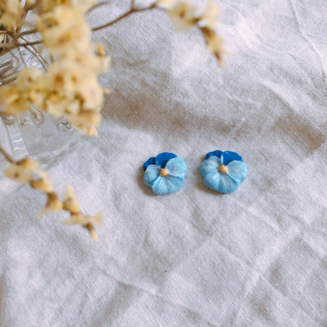 no.61 pansy pottery pierce ハンドメイドのアクセサリー(イヤリング)の商品写真