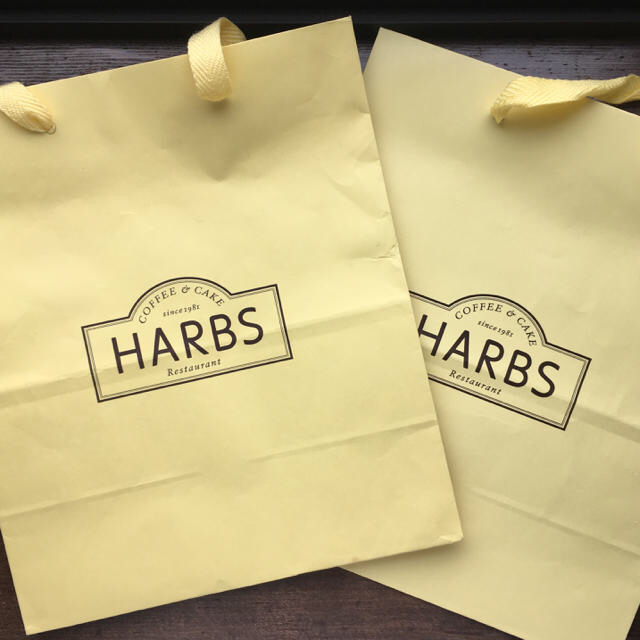 【新品】ハーブス 紙袋 3枚 レディースのバッグ(ショップ袋)の商品写真