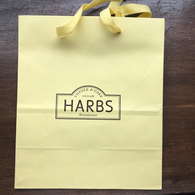 【新品】ハーブス 紙袋 3枚 レディースのバッグ(ショップ袋)の商品写真