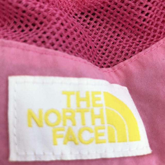 THE NORTH FACE(ザノースフェイス)のTHE NORTH FACE 子供用ピンク帽子 キッズ/ベビー/マタニティのこども用ファッション小物(帽子)の商品写真