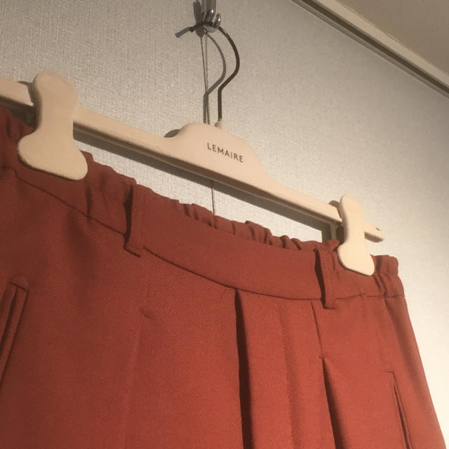 LEMAIRE(ルメール)の【johnny様専用】LEMAIRE 17aw 2タッククロップドパンツ メンズのパンツ(スラックス)の商品写真