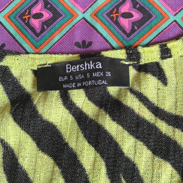 Bershka(ベルシュカ)の☆美品☆ DuaLipa風Bershka ゼブラ柄ロンT レディースのトップス(Tシャツ(長袖/七分))の商品写真