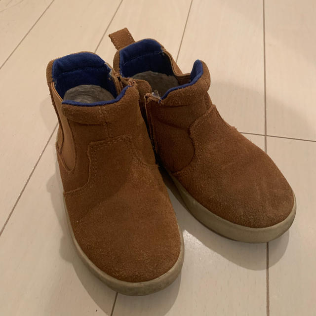 UGG(アグ)のUGG キッズショートブーツ　16cm キッズ/ベビー/マタニティのキッズ靴/シューズ(15cm~)(ブーツ)の商品写真