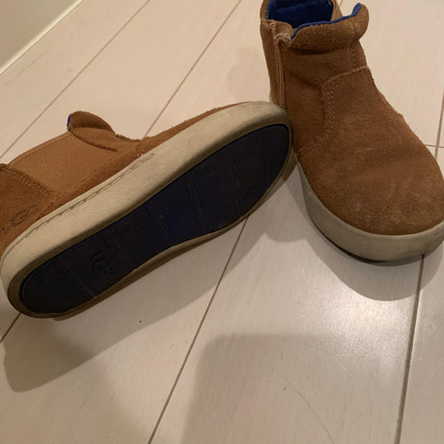 UGG(アグ)のUGG キッズショートブーツ　16cm キッズ/ベビー/マタニティのキッズ靴/シューズ(15cm~)(ブーツ)の商品写真