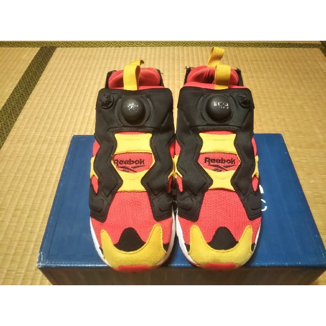 Reebok(リーボック)のINSTA PUMP FURY HONG KONG HANDOVER 25cm メンズの靴/シューズ(スニーカー)の商品写真