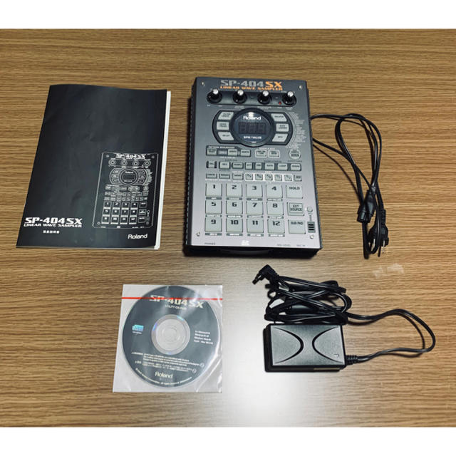 Roland(ローランド)の【美品】Roland SP-404SX 【音ネタSDカード付き】 楽器のDJ機器(その他)の商品写真