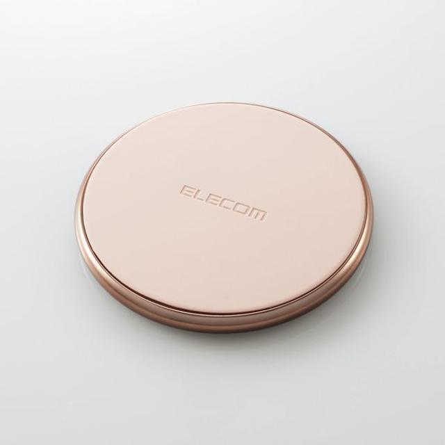 ELECOM(エレコム)の【新品】ELECOM Qi ワイヤレス充電器 (10W・7.5W急速充電対応) スマホ/家電/カメラのスマートフォン/携帯電話(バッテリー/充電器)の商品写真