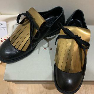 マルニ(Marni)のマルニ　フリンジシューズ(ローファー/革靴)