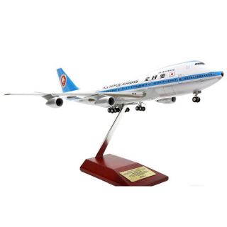 エーエヌエー(ゼンニッポンクウユ)(ANA(全日本空輸))の747SR-100 ANA全日空 モヒカン塗装 木製台座スタンド付1/200(模型/プラモデル)