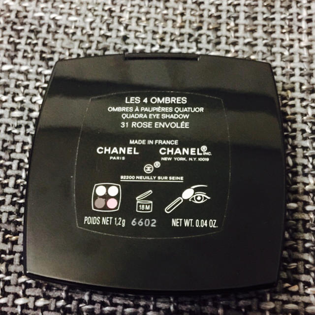 CHANEL(シャネル)のCHANEL アイシャドー 31 ピンク コスメ/美容のベースメイク/化粧品(アイシャドウ)の商品写真