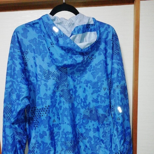 NIKE(ナイキ)のナイキ　ナイロンパーカーL　ブルー迷彩色 メンズのジャケット/アウター(ナイロンジャケット)の商品写真