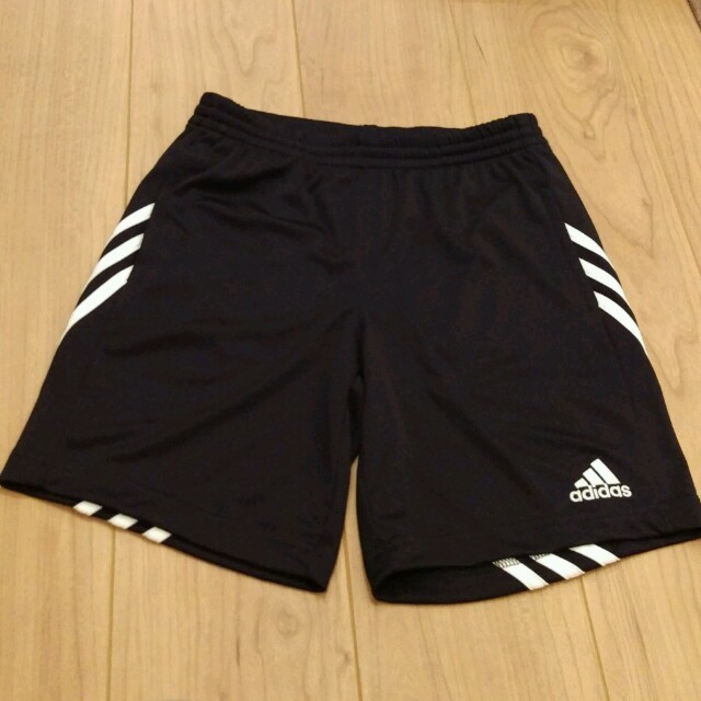 adidas(アディダス)のひろろ様専用ページ　　ジュニアパンツ キッズ/ベビー/マタニティのキッズ服男の子用(90cm~)(パンツ/スパッツ)の商品写真