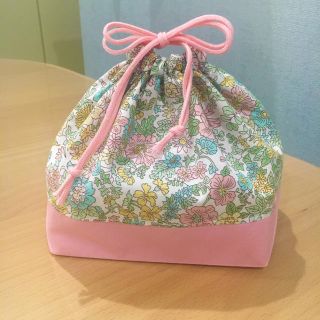 今だけ値下げ⭐︎ハンドメイド☆リバティ☆ エミリー　お弁当袋⑅◡̈*(外出用品)