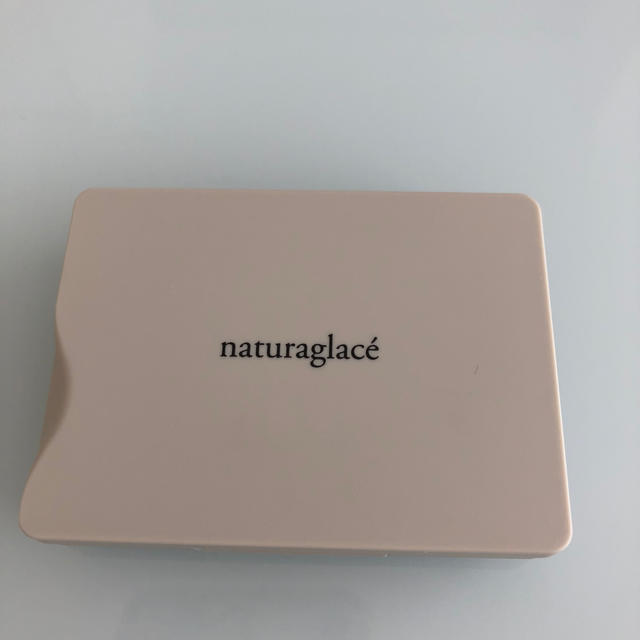 naturaglace(ナチュラグラッセ)のアイブロウパウダー　オリーブグレー コスメ/美容のベースメイク/化粧品(パウダーアイブロウ)の商品写真