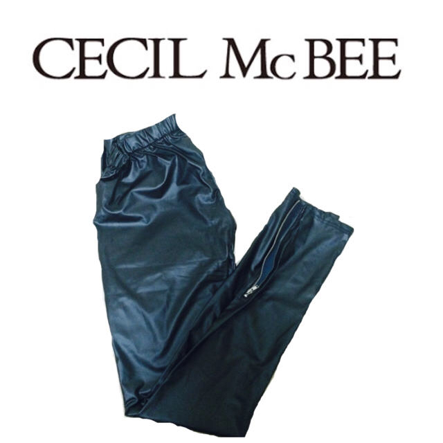 CECIL McBEE(セシルマクビー)のレザーパンツ レディースのパンツ(カジュアルパンツ)の商品写真