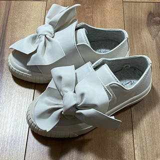 ザラキッズ(ZARA KIDS)の新品　ZARA KIDS ザラ キッズ スニーカー 靴　ホワイト　17.5cm(スリッポン)