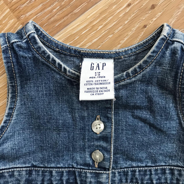 babyGAP(ベビーギャップ)のGAP デニムワンピース キッズ/ベビー/マタニティのベビー服(~85cm)(ワンピース)の商品写真