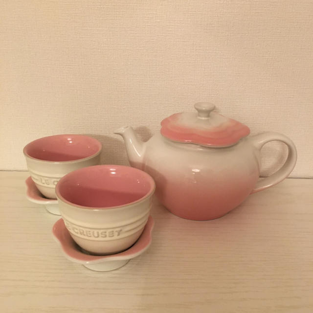 LE CREUSET(ルクルーゼ)のルクルーゼ♡ティーポットセット　フラワーコレクション インテリア/住まい/日用品のキッチン/食器(食器)の商品写真