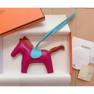 エルメス(Hermes)のエルメス　HERMES ロデオチャーム　ローズパープル　MM 美品(チャーム)