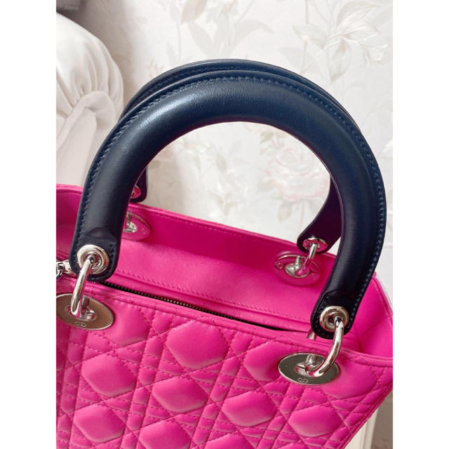 Dior(ディオール)のレディーディオール  限定カラー レディースのバッグ(ショルダーバッグ)の商品写真