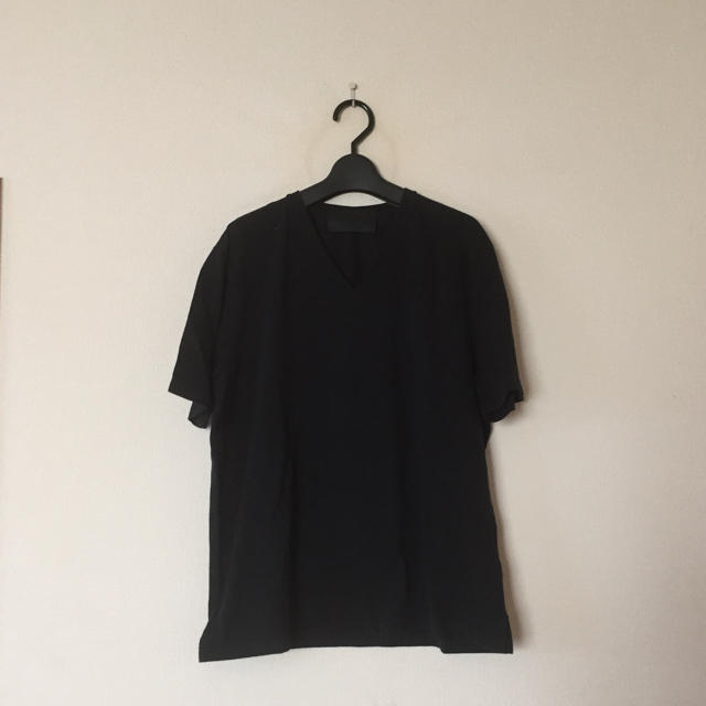 PRADA(プラダ)のプラダ Vネック 半袖シャツ メンズのトップス(Tシャツ/カットソー(半袖/袖なし))の商品写真