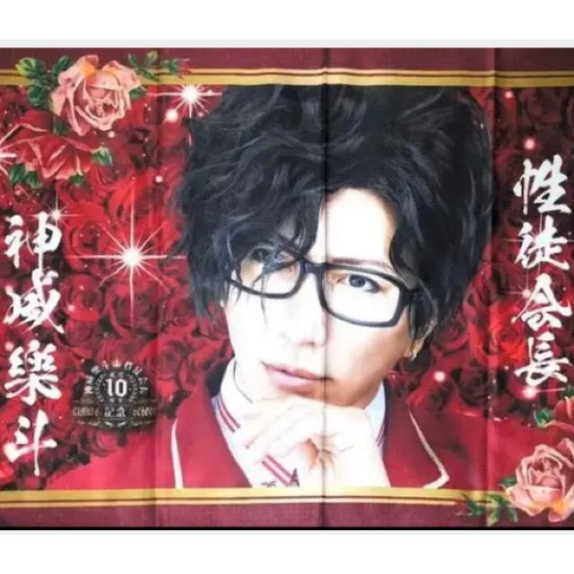 GACKT☆神威楽園 トビナ祭 親衛隊席グッズ 超特大布製ポスター ＆缶バッジ  エンタメ/ホビーのタレントグッズ(ミュージシャン)の商品写真