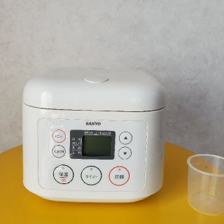 サンヨー(SANYO)のSANYOマイコンジャー炊飯器　3合炊き(炊飯器)