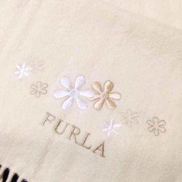 Furla(フルラ)のカシミヤ♡FURLA アイボリー膝掛け レディースのファッション小物(マフラー/ショール)の商品写真