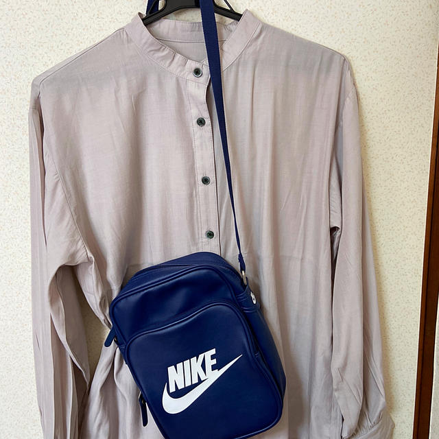 NIKE(ナイキ)の有様専用　NIKE ショルダーバッグ　ネイビー レディースのバッグ(ショルダーバッグ)の商品写真