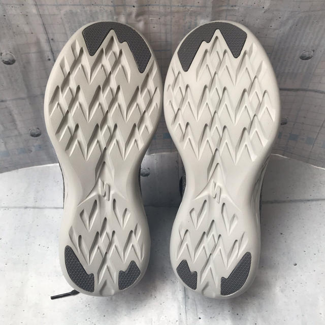 SKECHERS(スケッチャーズ)の新品　箱付き未使用品　スケッチャーズ　28.5cm スニーカー　シューズ　紺 メンズの靴/シューズ(スニーカー)の商品写真