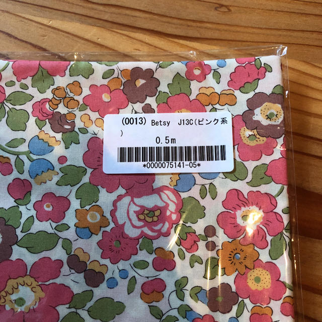 リバティ ベッツィ check&stripe 50cm ハンドメイドの素材/材料(生地/糸)の商品写真