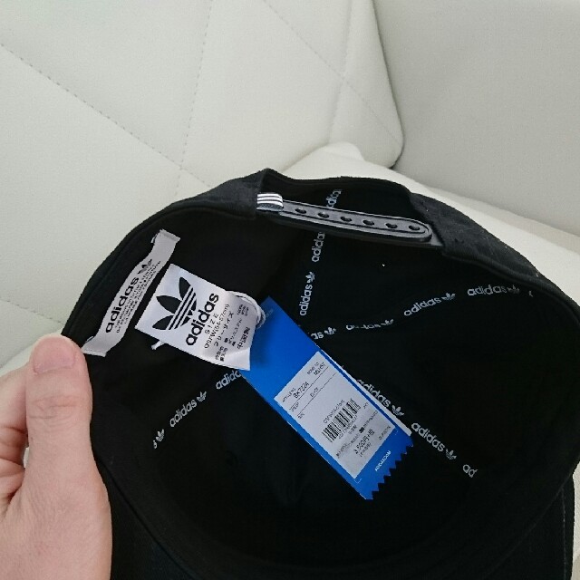 adidas(アディダス)の新品タグつき☆adidas キャップ 帽子 黒 メンズの帽子(キャップ)の商品写真