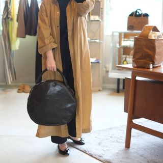 ドレステリア(DRESSTERIOR)のnuts様専用✳︎ ebagos ガレット(BLACK) ラウンド型レザーバッグ(ハンドバッグ)