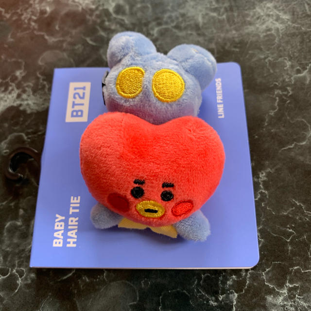 防弾少年団(BTS)(ボウダンショウネンダン)のBT21 BABY TATA  ベビータタ　ヘアゴム エンタメ/ホビーのタレントグッズ(アイドルグッズ)の商品写真