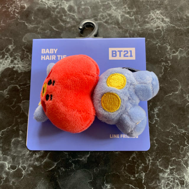 防弾少年団(BTS)(ボウダンショウネンダン)のBT21 BABY TATA  ベビータタ　ヘアゴム エンタメ/ホビーのタレントグッズ(アイドルグッズ)の商品写真