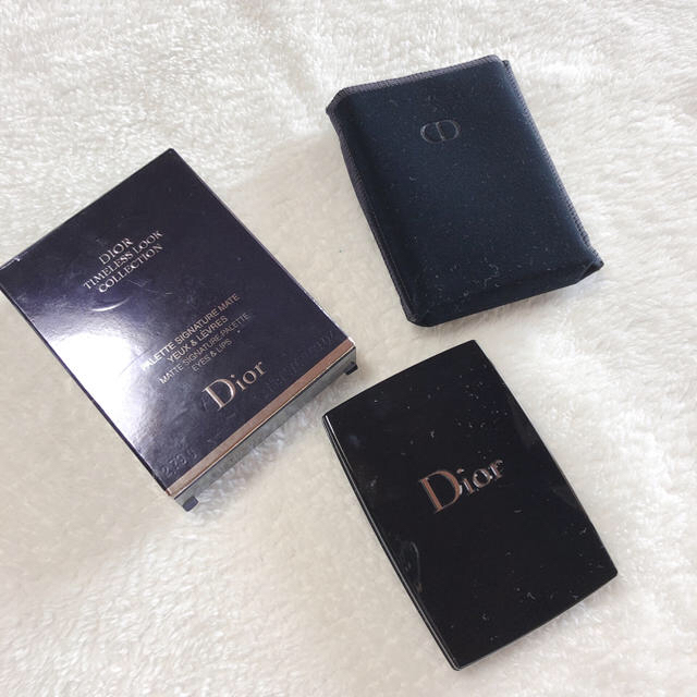 Dior(ディオール)の【新品・未使用】Dior  ミニ　メイクアップ　パレット　非売品 コスメ/美容のキット/セット(コフレ/メイクアップセット)の商品写真