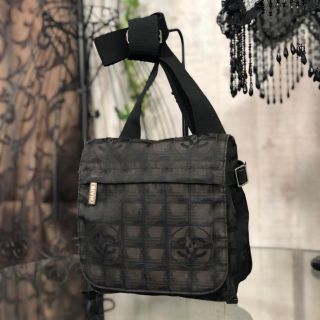 シャネル(CHANEL)のCHANEL ニュートラベルライン　ショルダーバッグ　ナイロン　ココマーク(ショルダーバッグ)