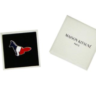 メゾンキツネ(MAISON KITSUNE')の新品 メゾンキツネ ブローチ  MAISON KITSUNE ピンブローチ(その他)