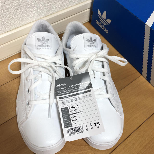 adidas - adidas アディダス ADICOURT スニーカー 23.5㎝の通販 by た ...