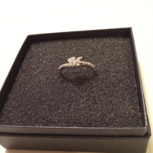 オンワード樫山 0.37ctダイヤ指輪 レディースのアクセサリー(リング(指輪))の商品写真