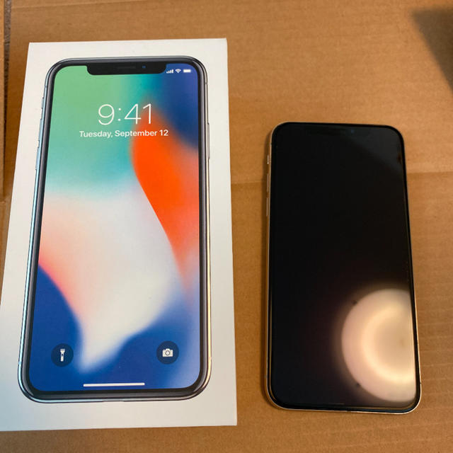 最終値下げ！iPhone X Silver 64 GB SIMフリースマートフォン本体