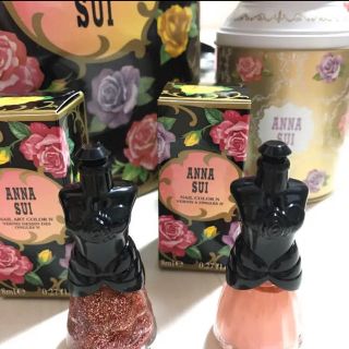 アナスイ(ANNA SUI)の新品  ANNA SUI  マニュキュア2つ プレゼント包装付き(マニキュア)