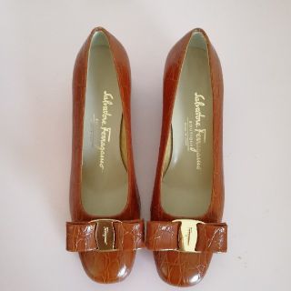 サルヴァトーレフェラガモ(Salvatore Ferragamo)の未使用・美品！フェラガモパンプス(ハイヒール/パンプス)