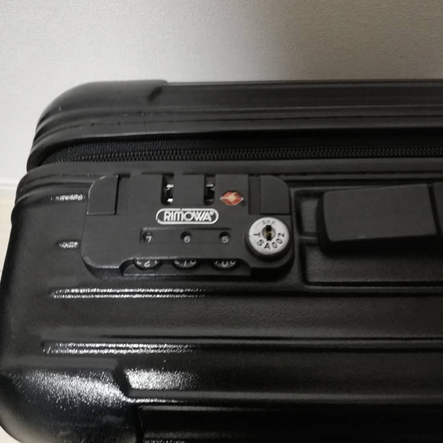RIMOWA(リモワ)のPK⭐︎様専用スーツケース　機内持ち込み可能！TSAロック付き！ メンズのバッグ(トラベルバッグ/スーツケース)の商品写真