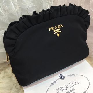 プラダ(PRADA)の☆専用☆プラダ ナイロンポーチ フリル付き 黒(ポーチ)