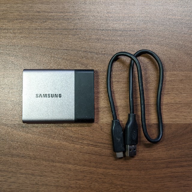 Samsung T3 1TB ポータブル SSD 外付けSSDPC/タブレット