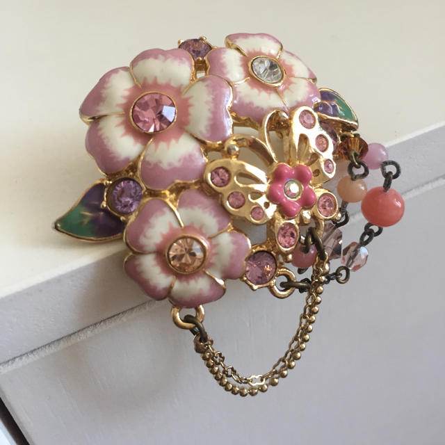 ANNA SUI(アナスイ)のアナスイ❤️ビジューフラワーブローチ レディースのアクセサリー(ブローチ/コサージュ)の商品写真