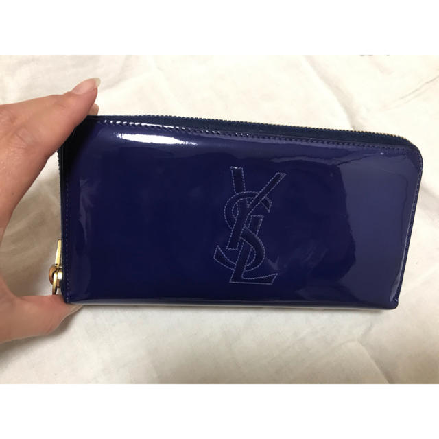 Saint Laurent(サンローラン)のYSL イヴサン　ローラン　サンローラン　長財布　レディース　エナメル　人気 レディースのファッション小物(財布)の商品写真